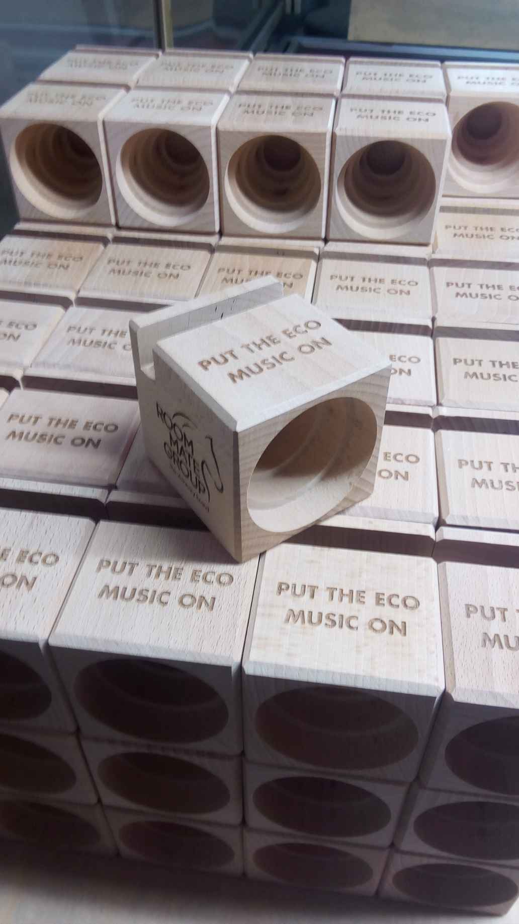 Muebles de madera reciclada e inclusión social